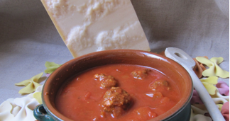 Sauce tomates aux boulettes