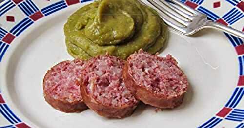 Saucisse de Morteau et purée de pois cassés