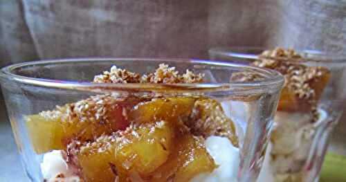 Sorbet au fromage blanc, ananas poêlé et noix de coco