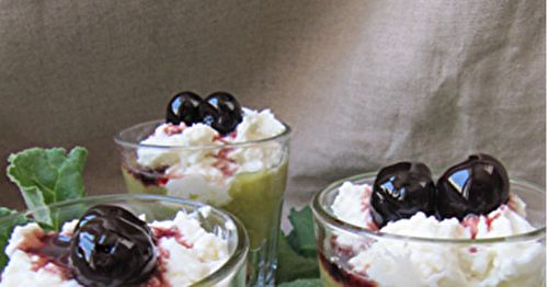 Trifle amandes, rhubarbe et fromage blanc