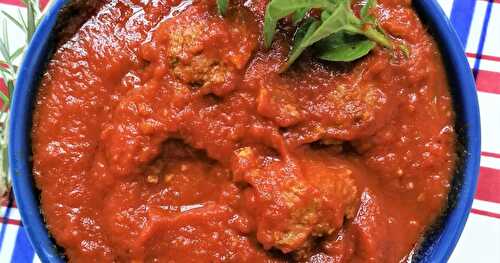 Sauce tomate aux boulettes