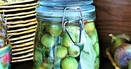 Pickles de tomates cerise vertes 