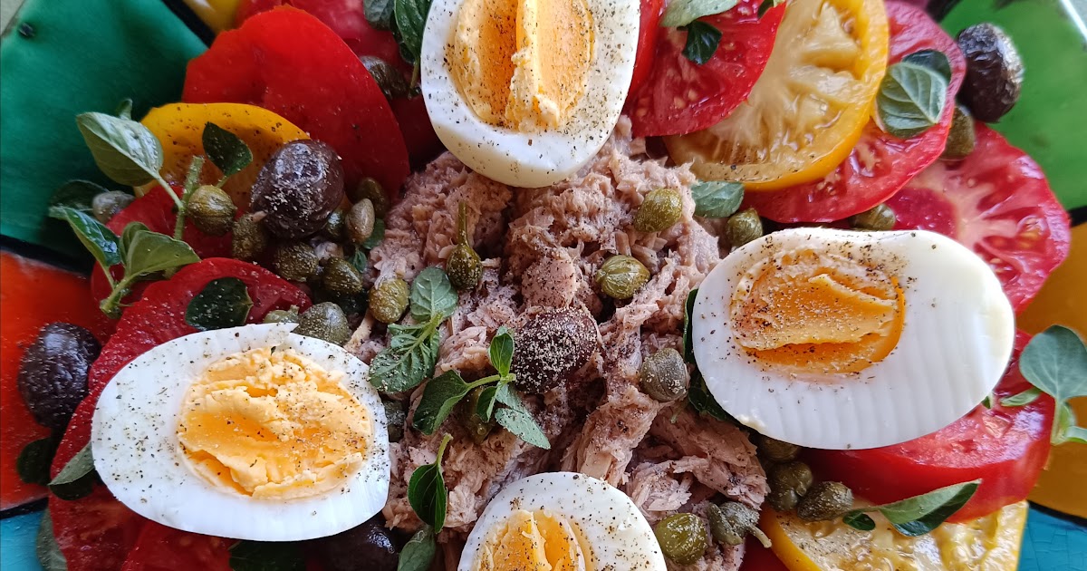 Salade de tomates au thon & aux oeufs 