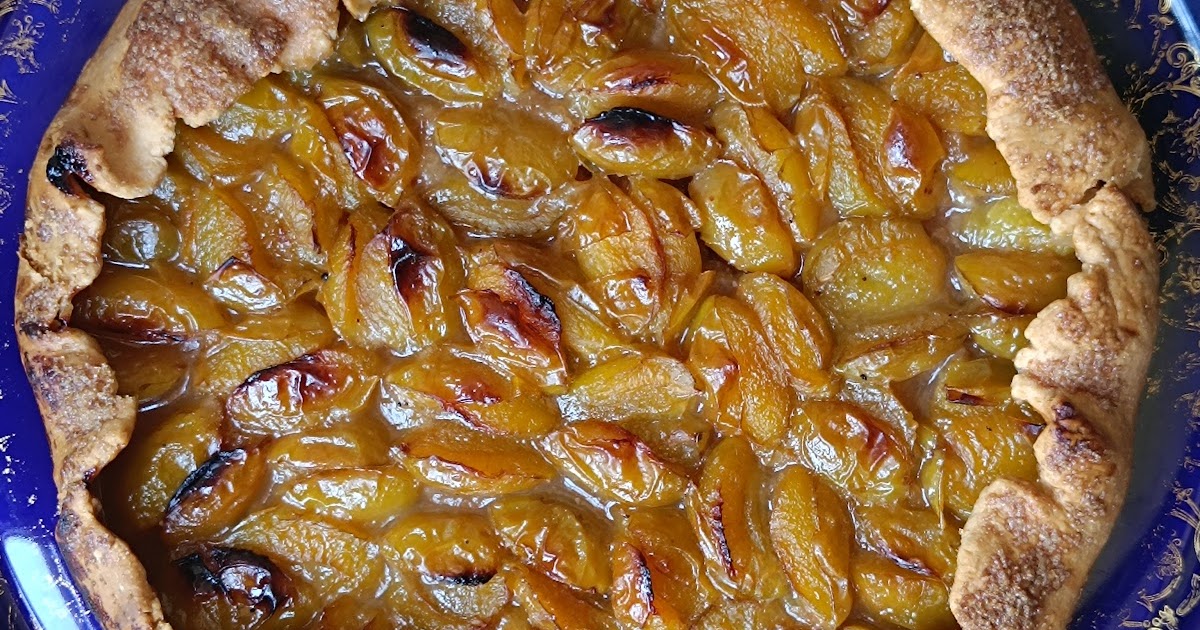 Tarte rustique aux prunes & poussière de lune 