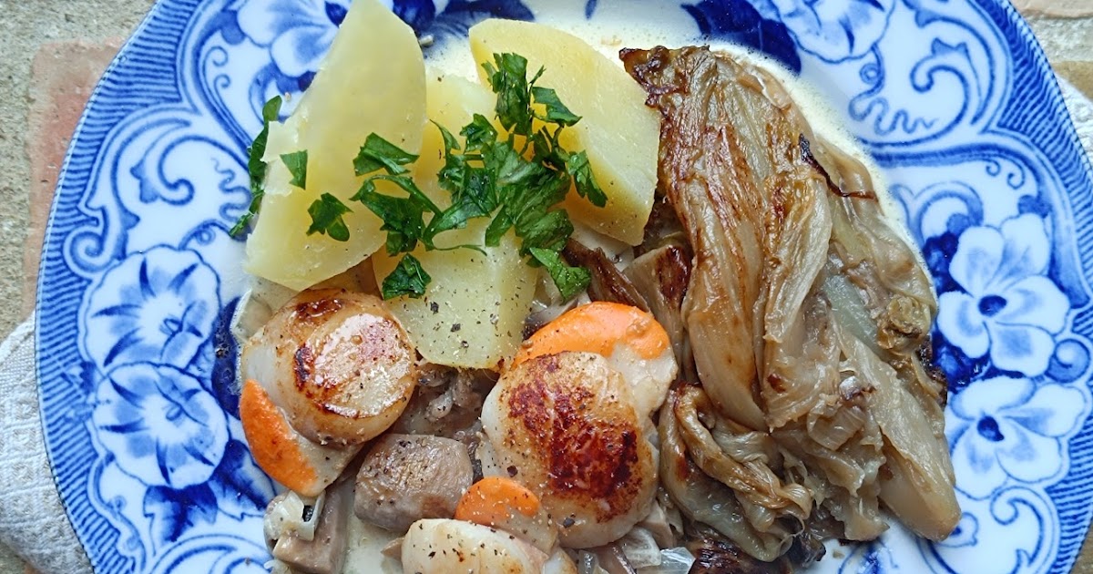 Saint-Jacques poêlées aux endives, sauce aux champignons 