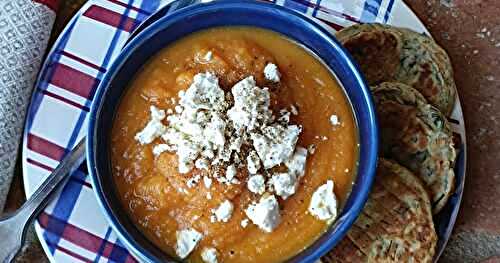 Soupe au céleri rave et pancakes à l'aneth