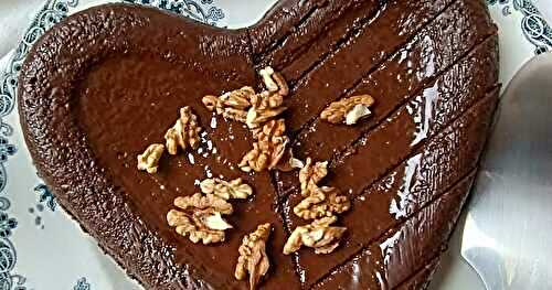 Gâteau au chocolat et aux noix pour la Saint Valentin