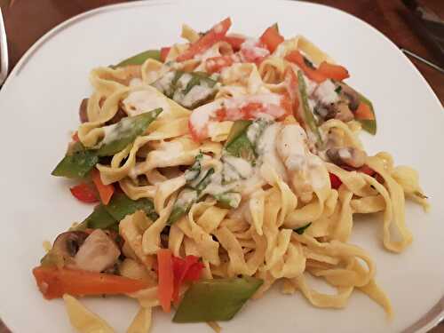 Fettuccine fresche al limone con verdure, crema di gorgonzola