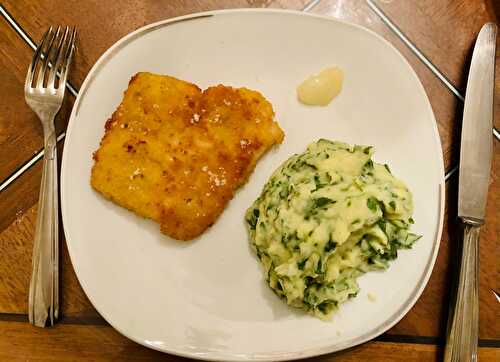 Filets de merlan pané, gel de citron, purée à la roquette