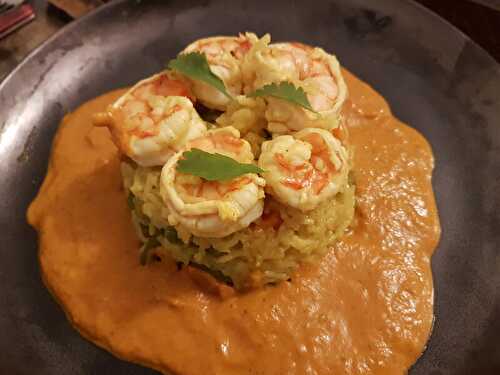 Pilaf de crevettes et de légumes de printemps