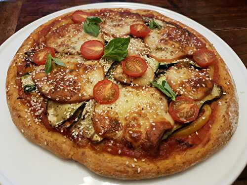 Pizza aux courgettes, poivrons et scamorza fumée, pâte au chou-fleur - La cuisine d'un X