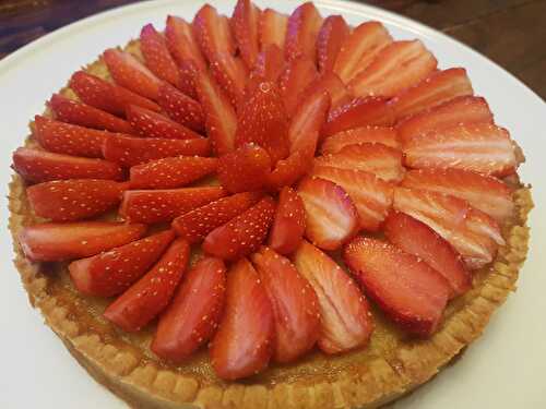 Tarte aux fraises et à la rhubarbe