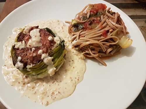 Tournedos de lieu jaune à l'andouille, wok de nouilles soba au chou pak choï, sauce à la moutarde