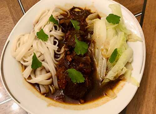 Niu rou niam, soupe piquante de nouilles au boeuf de tradition taïwanaise