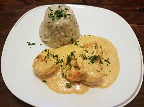 Crevettes au curry flambées au whisky, riz au fenouil