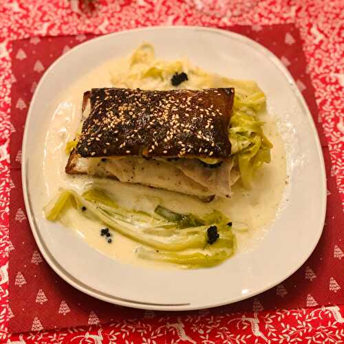 Feuilleté de bar au caviar, sabayon au champagne et fondue de poireaux