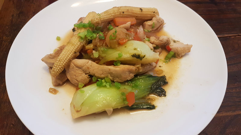 Wok de poulet au chou pakchoï