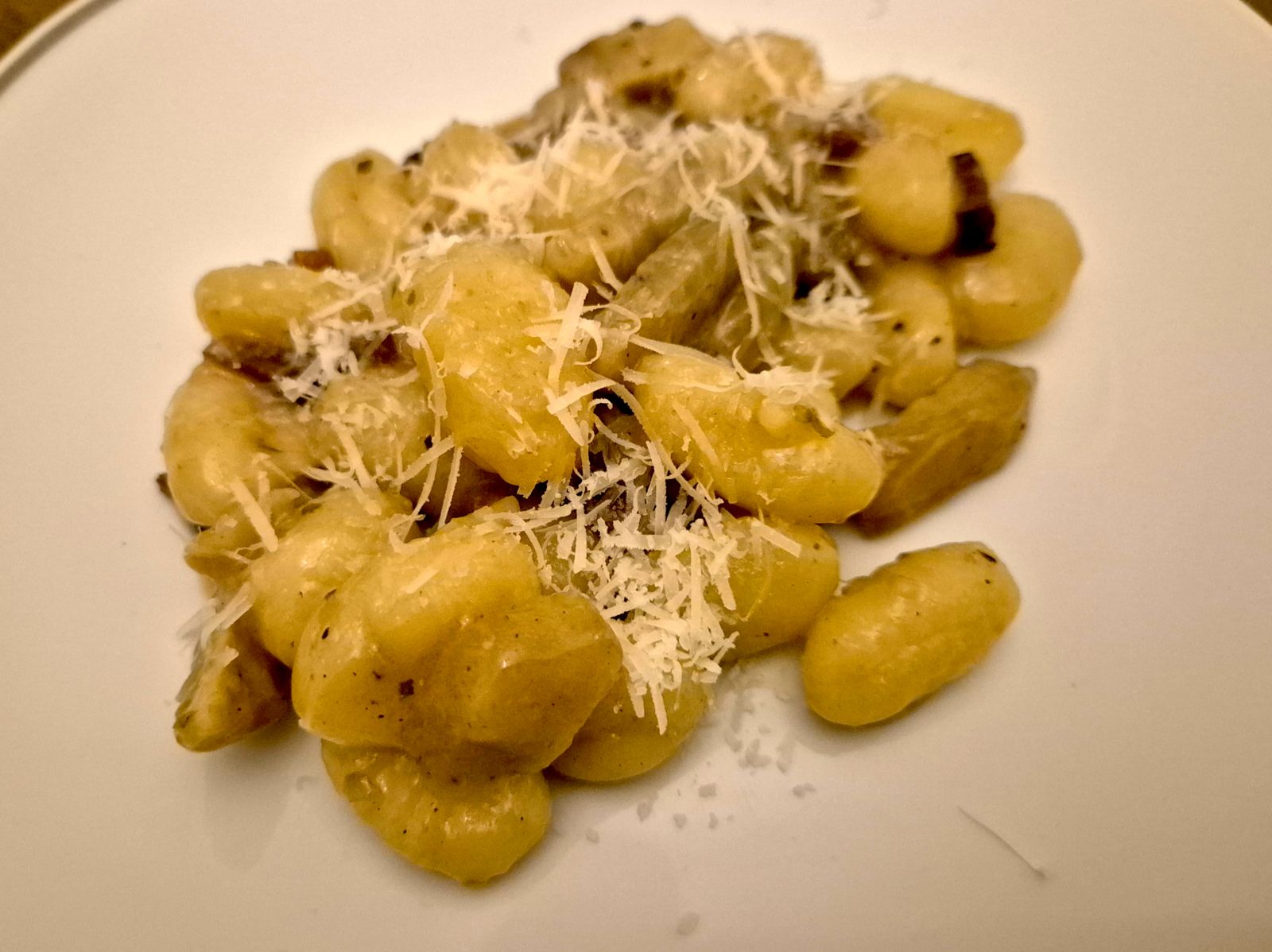 Gnocchi aux artichauts et au guanciale