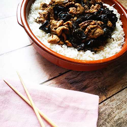 Sauté de poulet aux champignons noir et algues