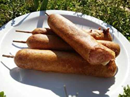 Corn dogs ou brochette de beignet de saucisse 