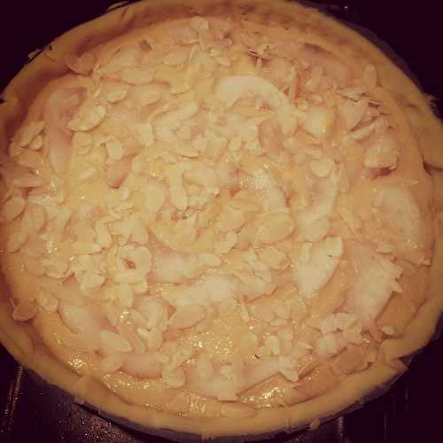 Tarte aux poires et aux amandes