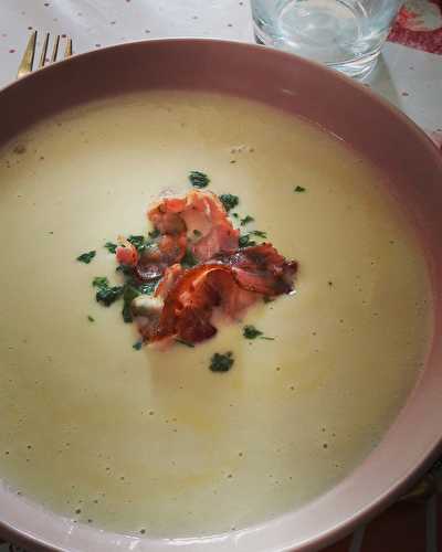 Velouté de topinambours et lard fumé grillé