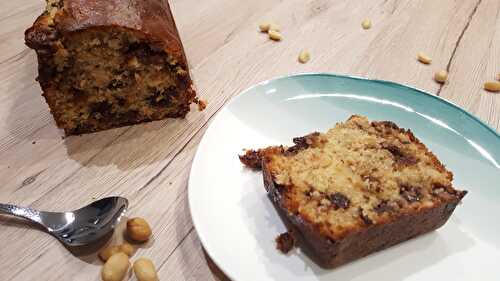 Banana bread aux pépites de chocolat et cacahuètes