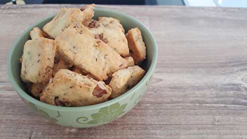 Biscuits apéro cantal et noix