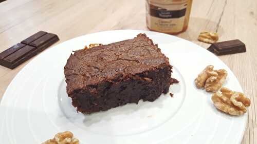 Brownie aux noix caramélisées au beurre salée