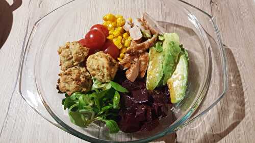 Buddha bowl aux boulettes de houmous