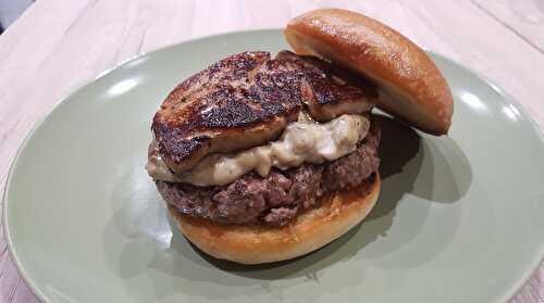 Burger au foie gras, crème aux cèpes