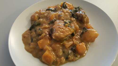 Curry de porc à la butternut, épinards et abricots secs