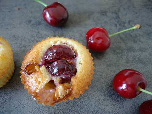 Financiers cerise et chocolat blanc