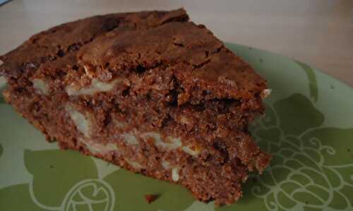 Gâteau au yaourt, cacao et pommes