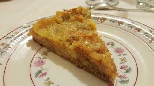 Gâteau aux pommes avec croûte croustillante