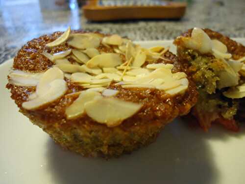 Muffins aux prunes, cannelle et amandes effilées