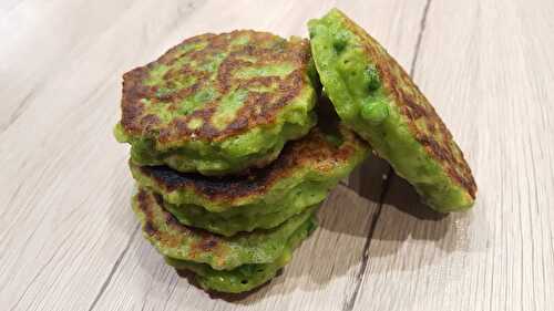 Pancakes aux petits pois, menthe et fromage