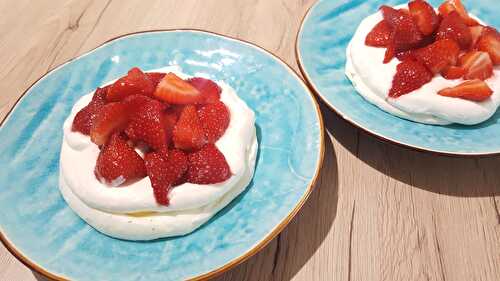 Pavlova au citron et fraises