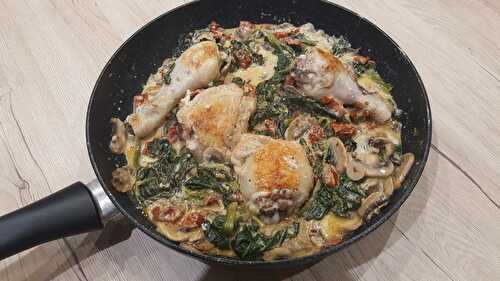 Poêlée au poulet, épinards, champignons et fromage aux fines herbes