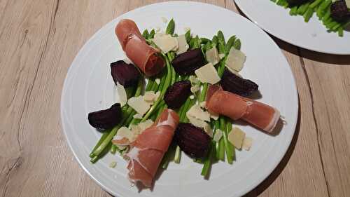 Salade d’asperges sauvages et de betteraves rôties