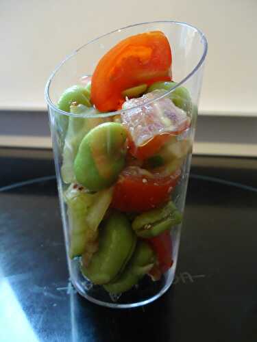 Salade estivale (fèves, tomates, concombre et oranges)