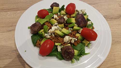 Salade quinoa, mâche, avocat, roquefort aux gésiers de canard