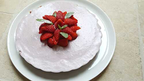 Tarte crémeuse panna cotta fraises coco et confit de fraises