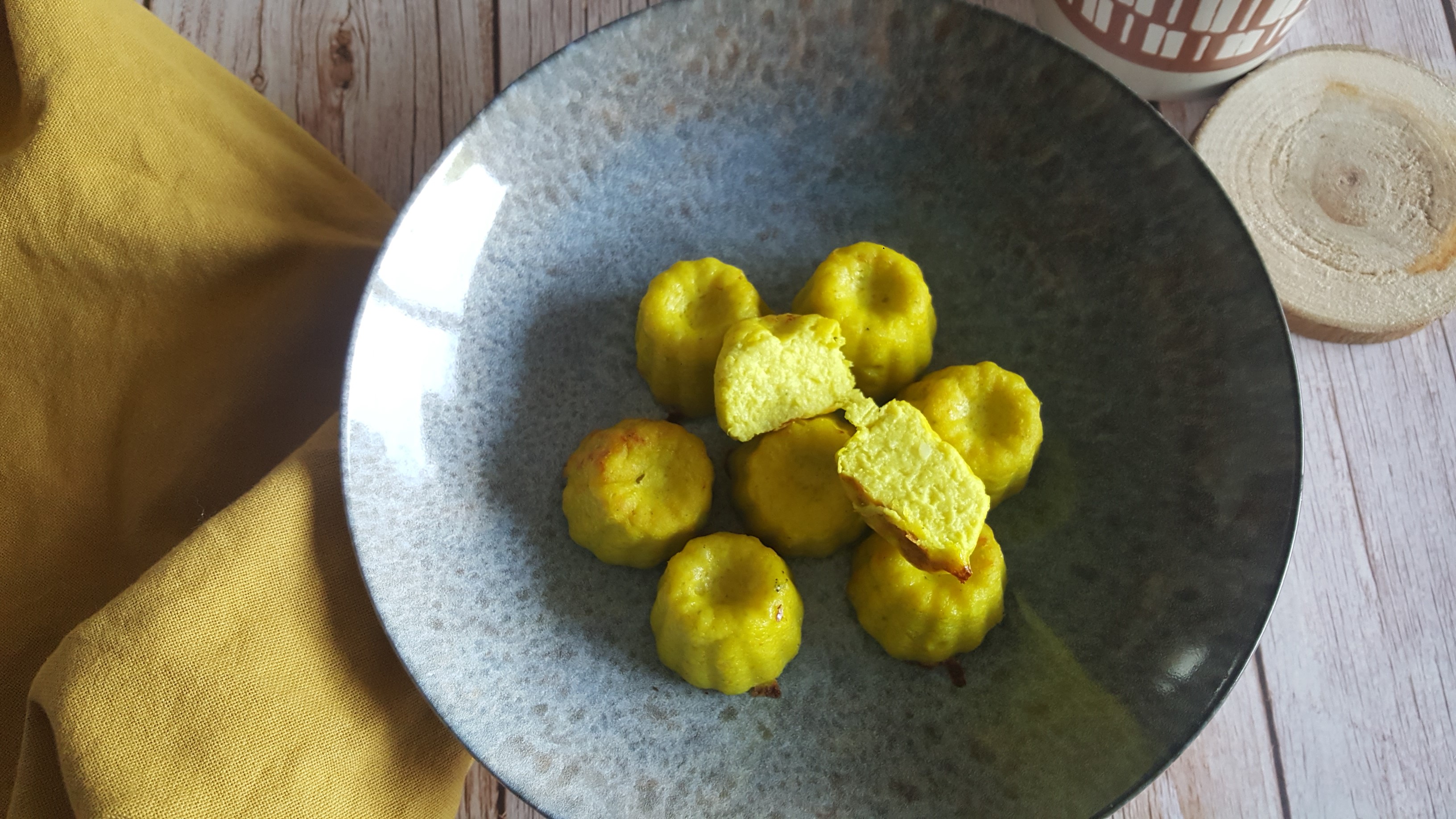 Cannelés de chou-fleur au parmesan et curcuma