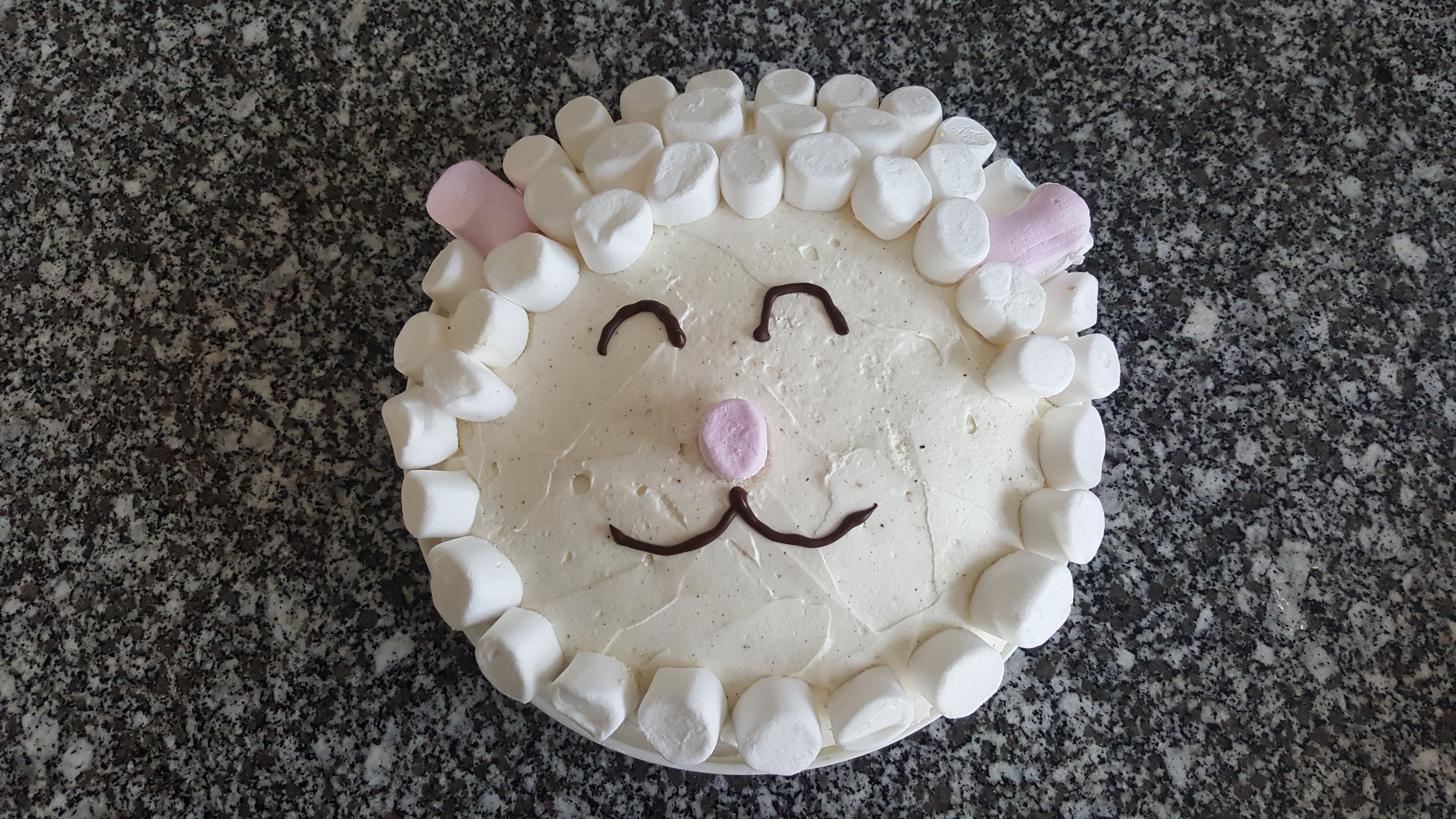 Gâteau d’anniversaire mouton