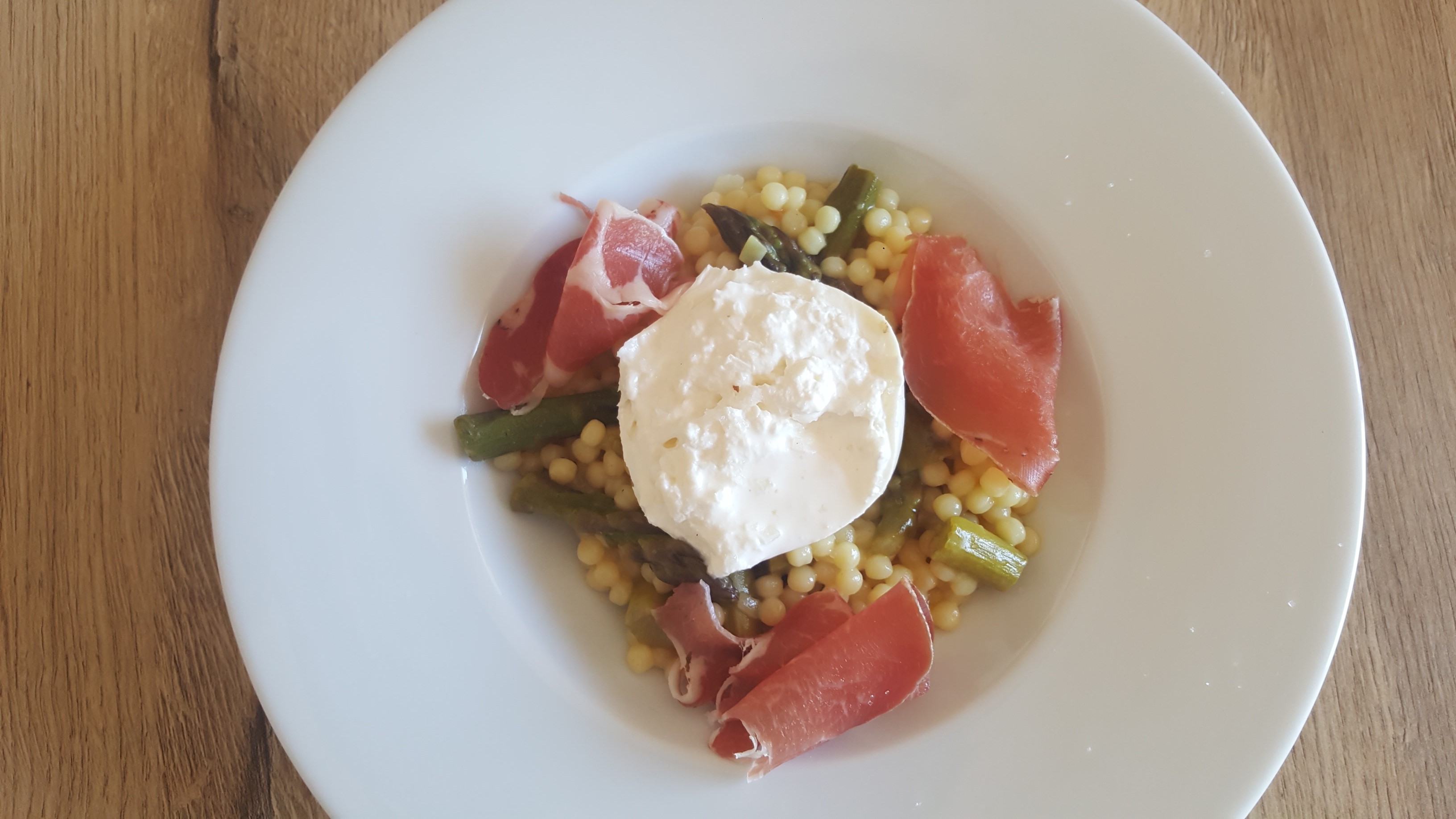 Risotto de pâtes perle, asperges & burrata ️