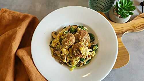 Risotto aux boulettes, épinards et champignons