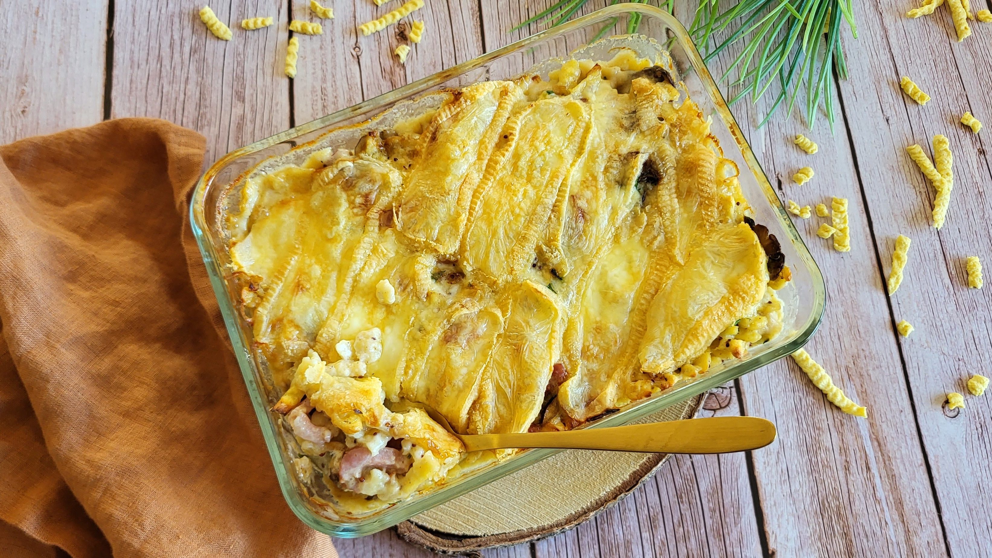 Gratin de pâtes alsaciennes au Munster et aux lardons