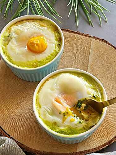 Oeuf cocotte aux ravioles et aux épinards