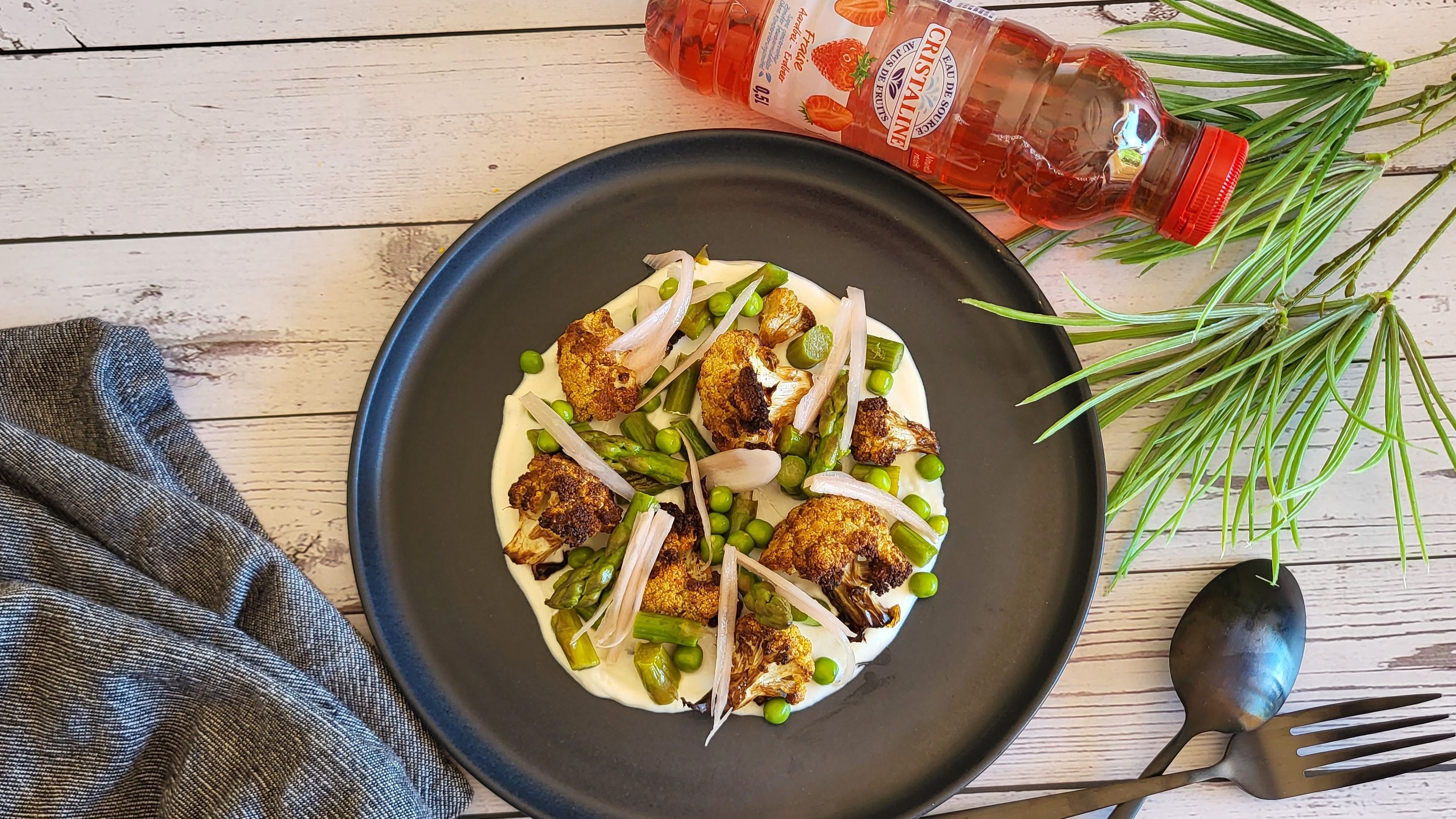 Assiette végétale aux pickles d’échalote à la fraise